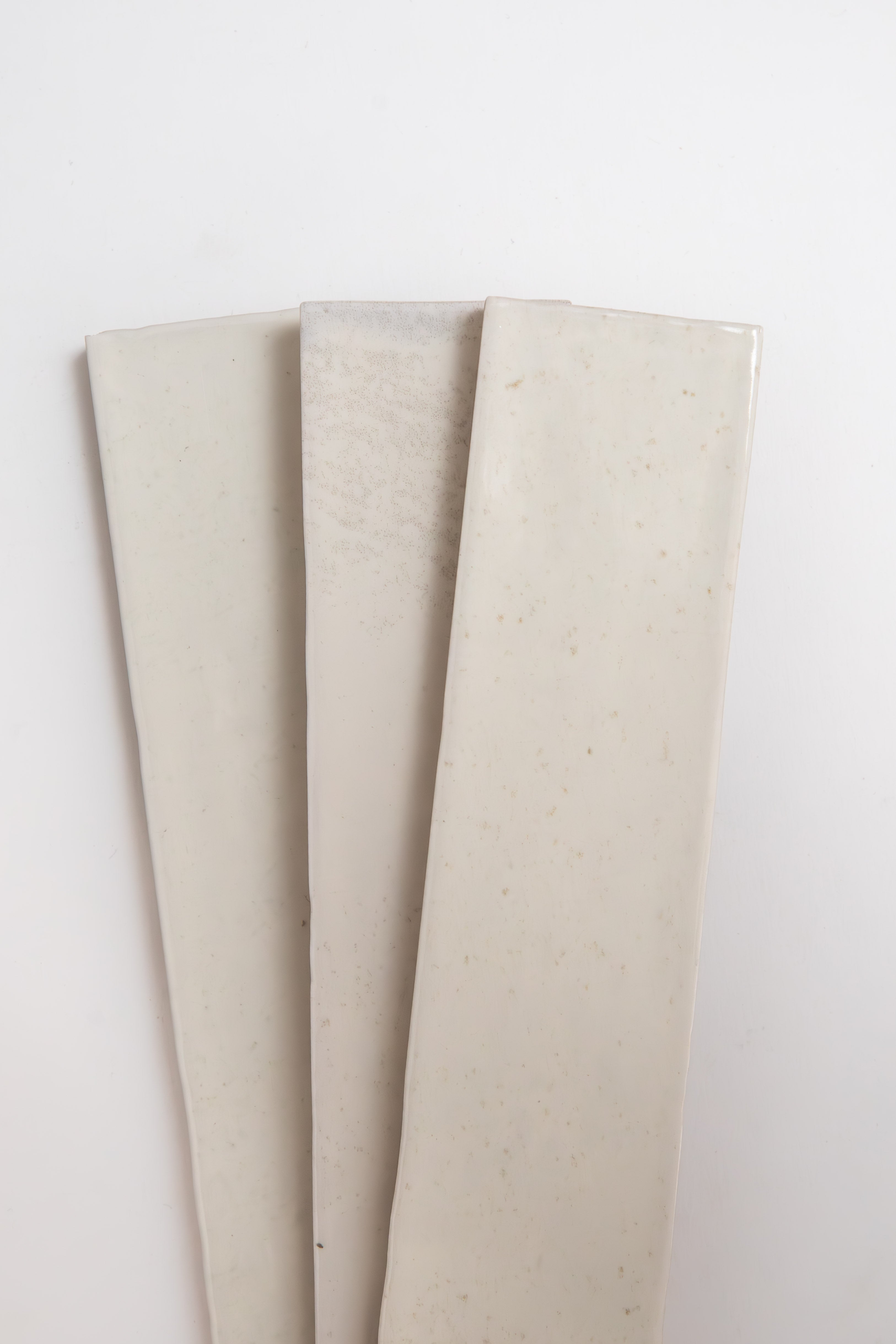 Cottage Ivy Snowshill White 2x10 Glossy