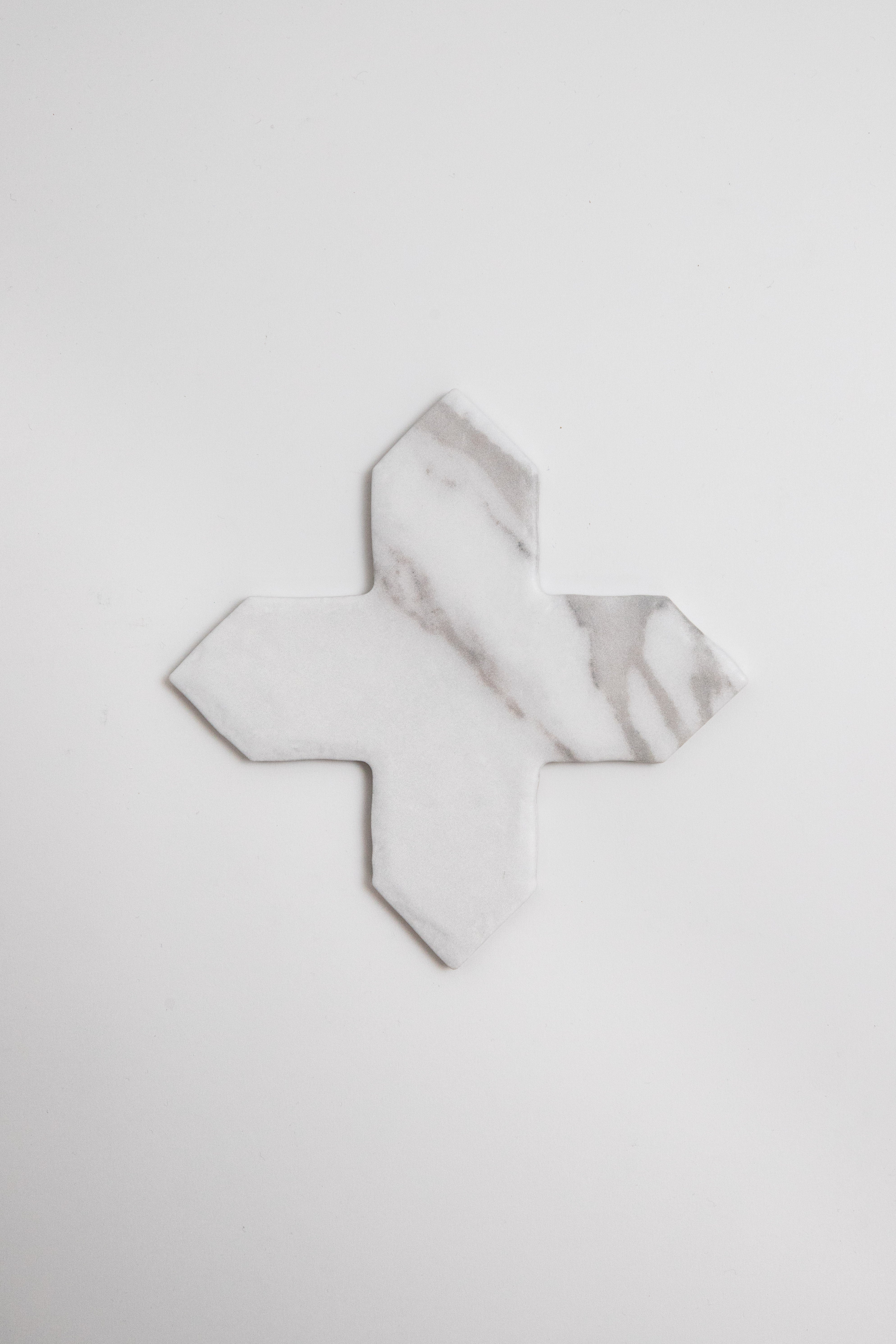 Tosca Calacatta Gold Cross-Star tile