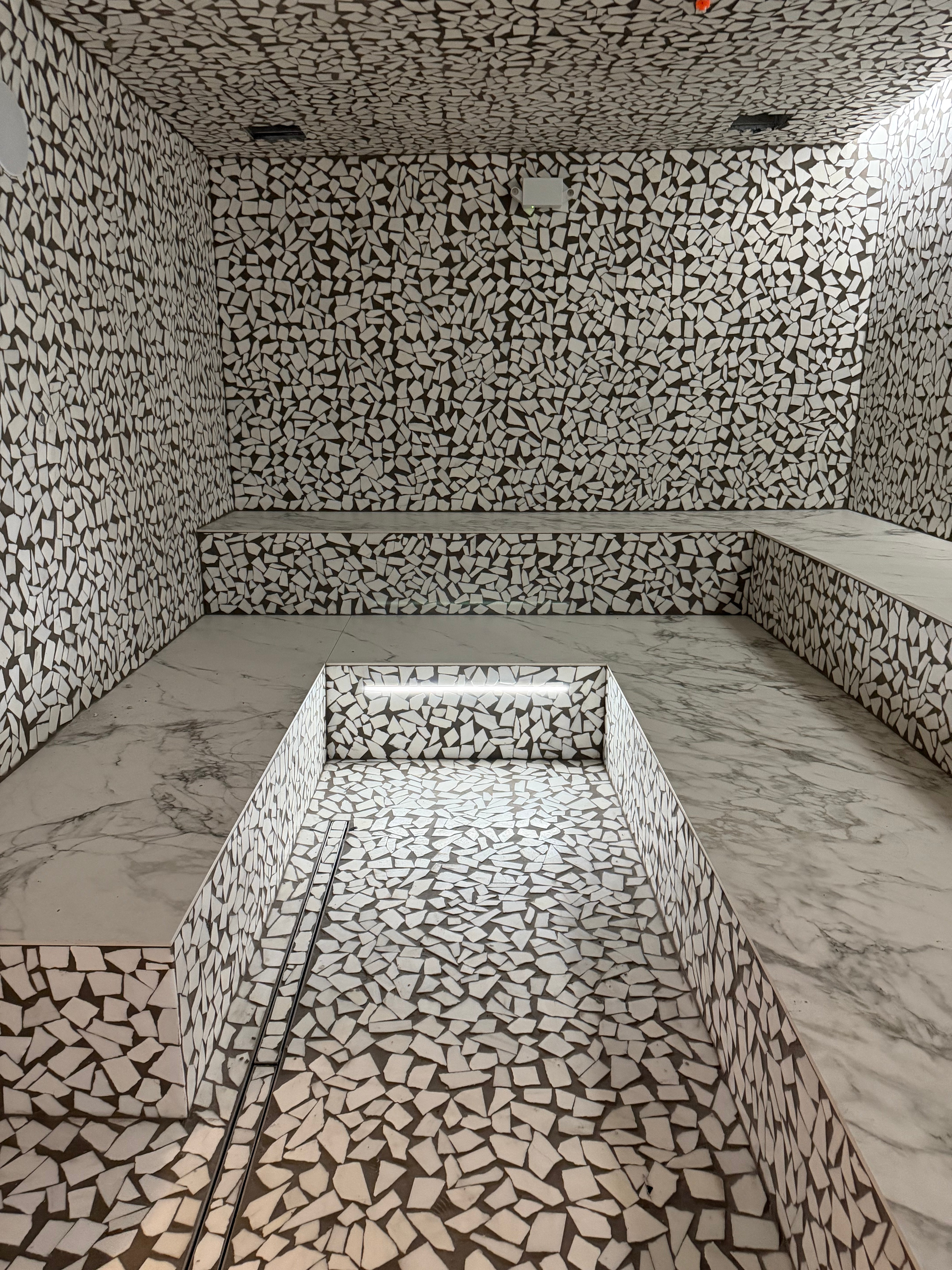 Ice Break - Puzzle Mosaic Marble Mesh