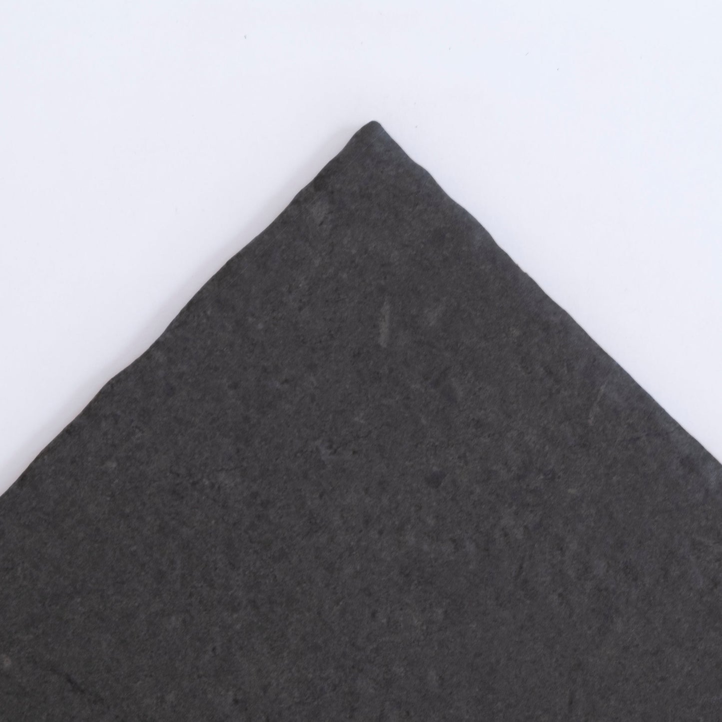 Black R11, Sample