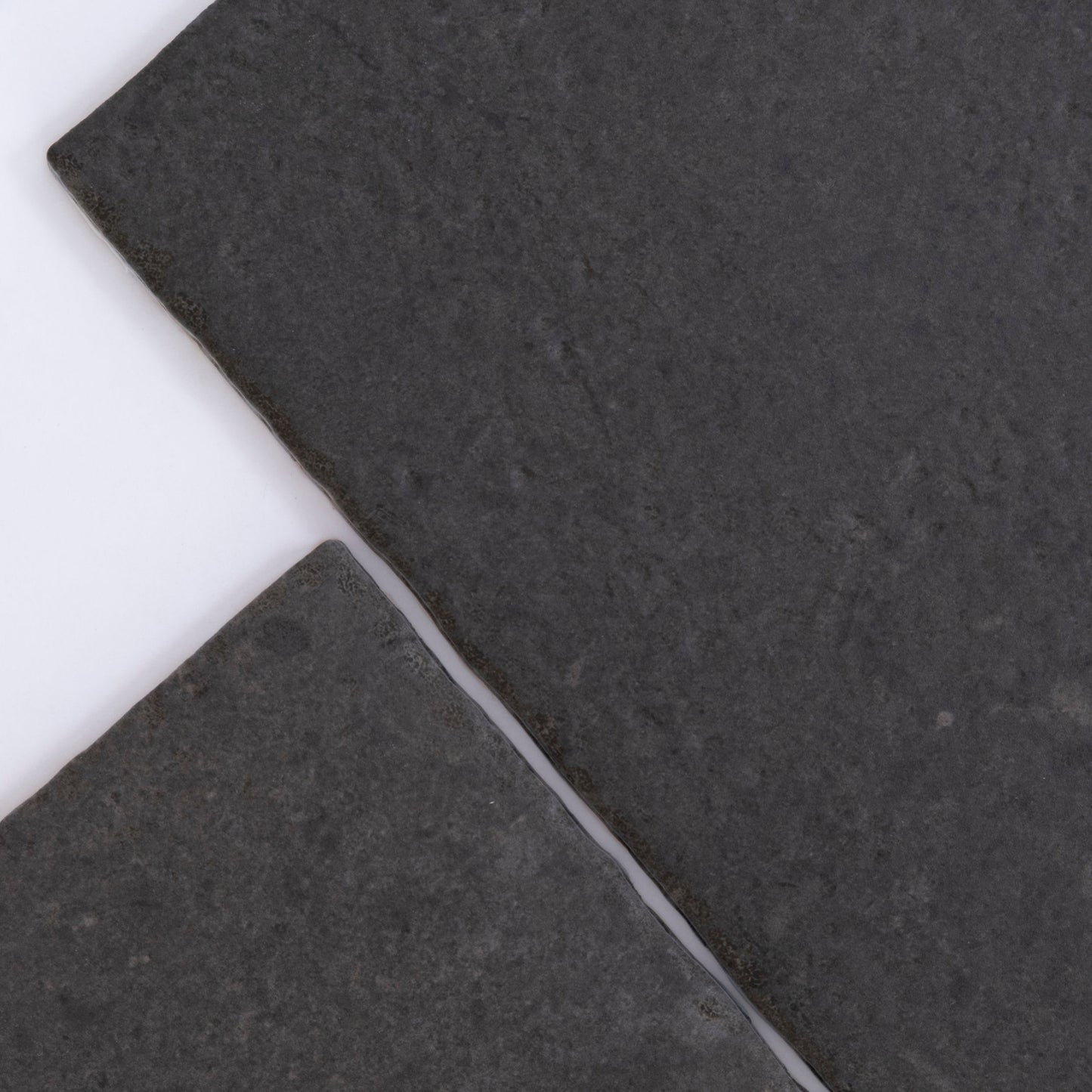 Black R11, Sample