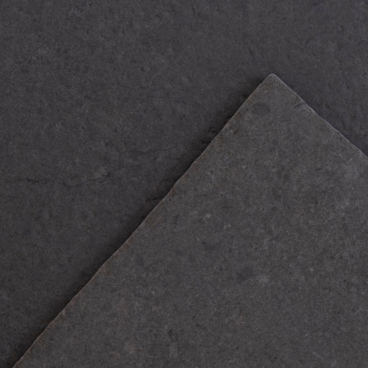 Black R11, Sample