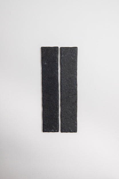 Black R11, Sample