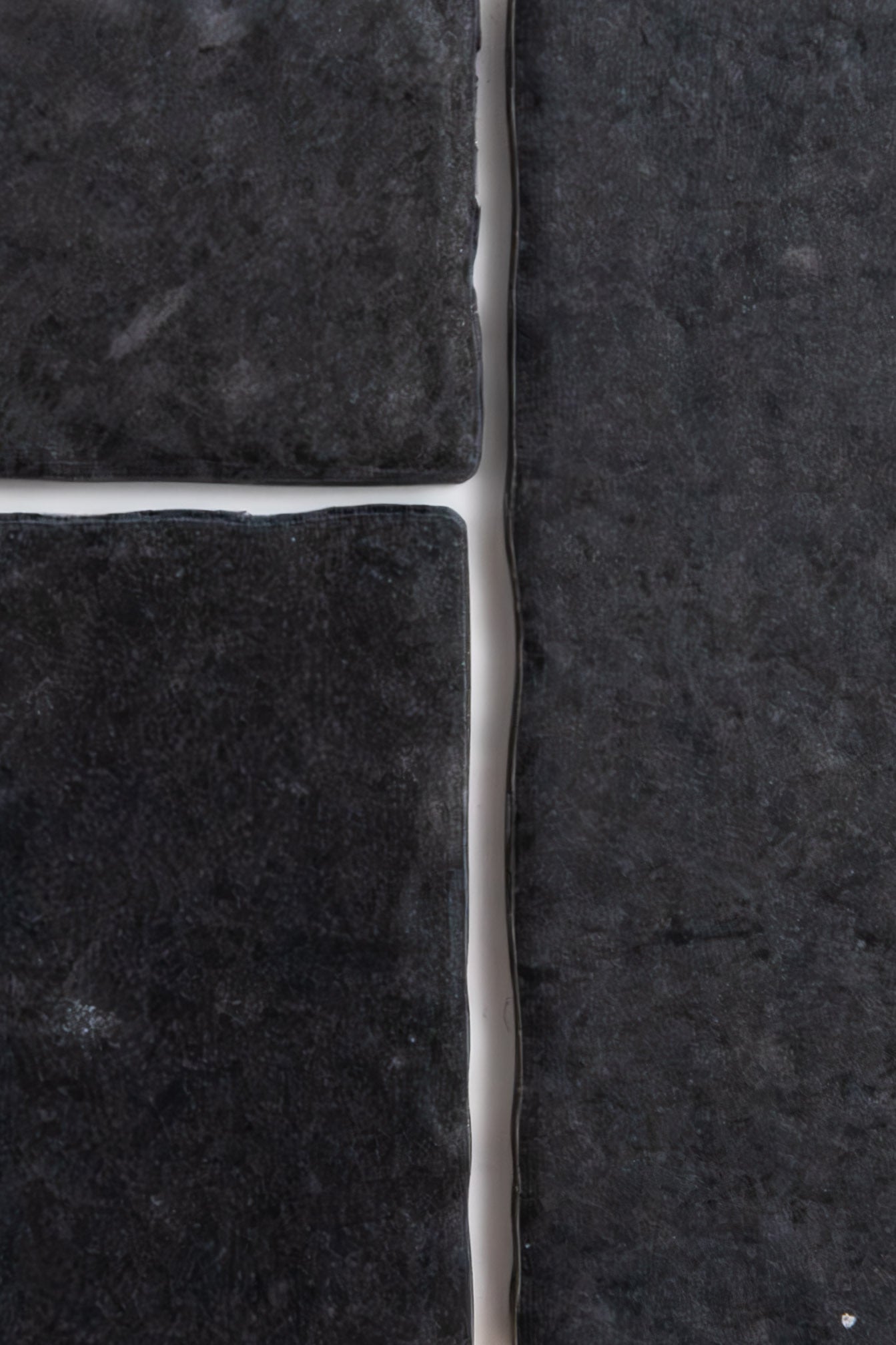 Black R11, Sample