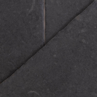Black R11, Sample