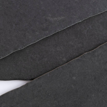 Black R11, Sample