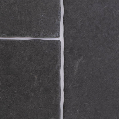 Black R11, Sample