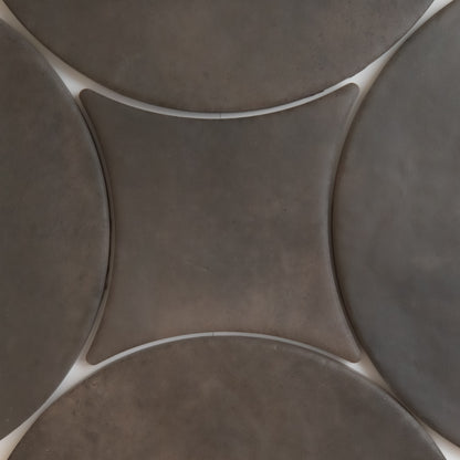 Black Horse Circle-Diamond, Sample