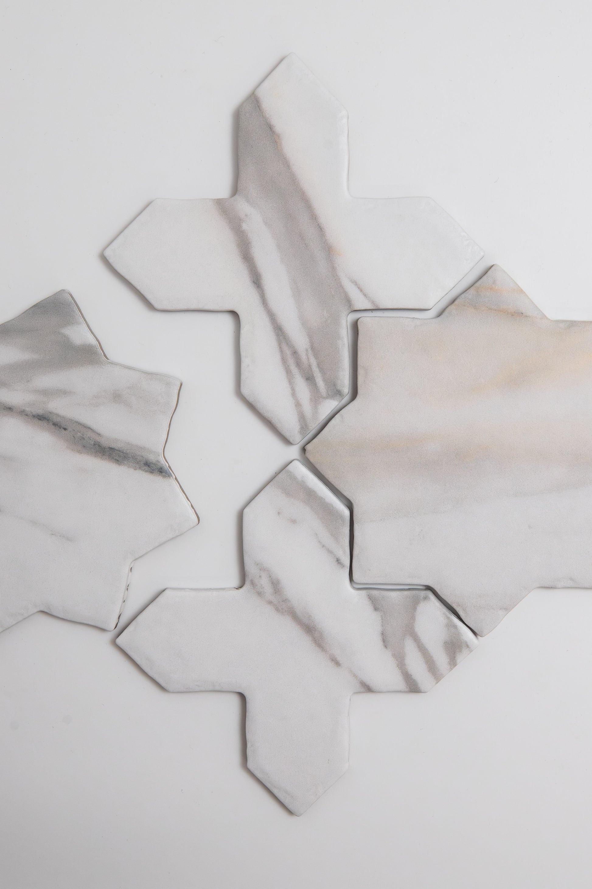 Tosca Calacatta Gold Cross-Star tile