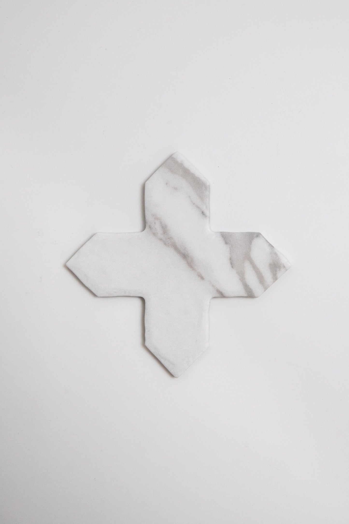 Tosca Calacatta Gold Cross-Star tile