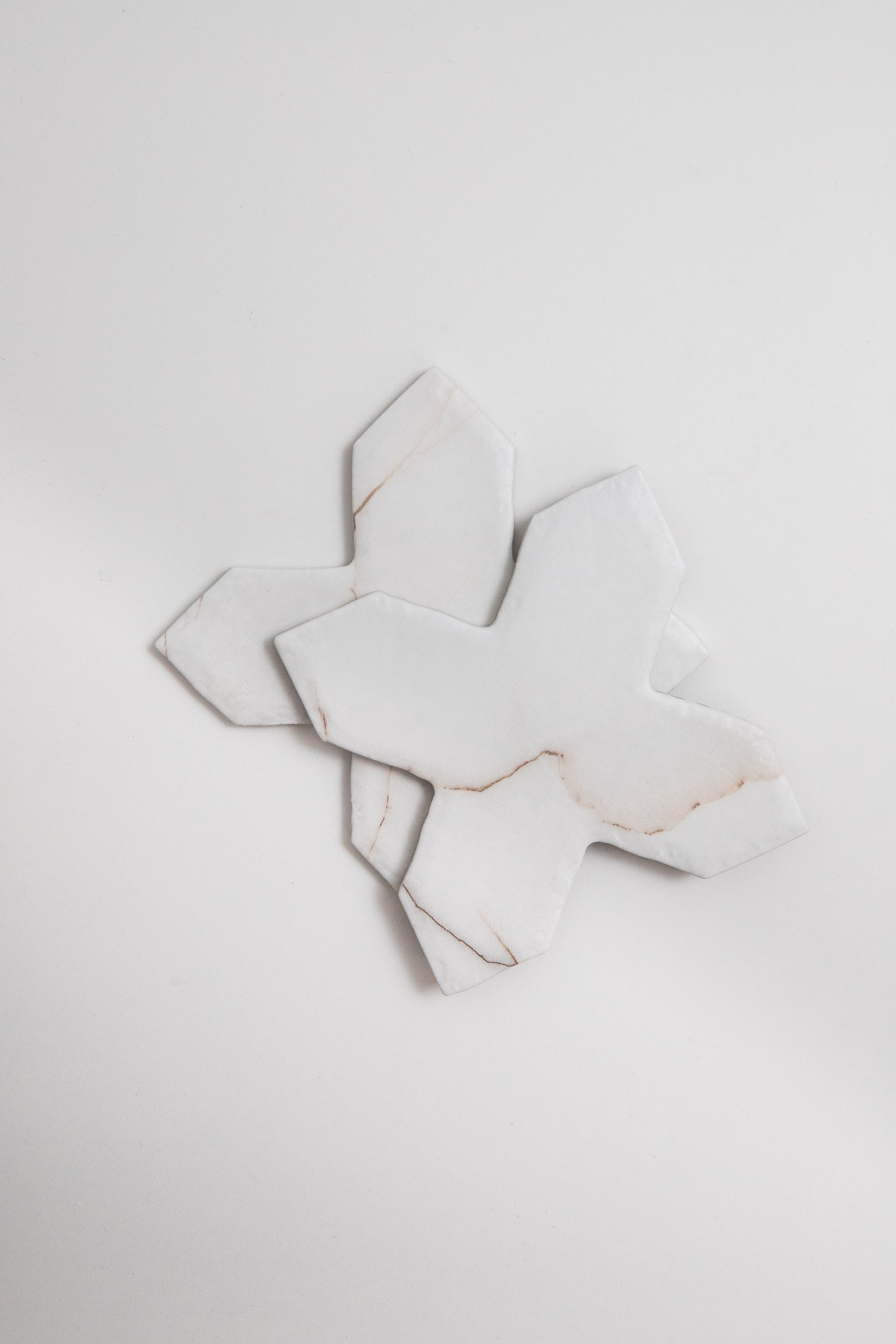 Tosca Calacatta Soft Cross-Star tile